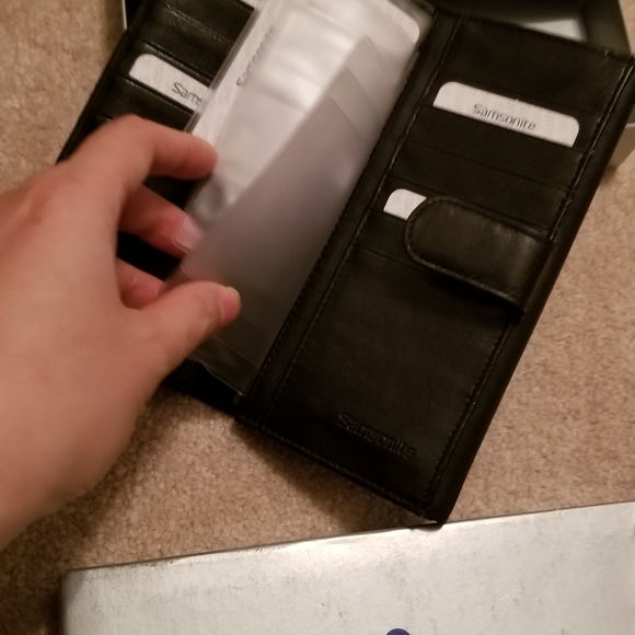 NEW | Beautiful Samsonite | Women's Classic Leather | Bifold Wallet - Picture 4 of 5